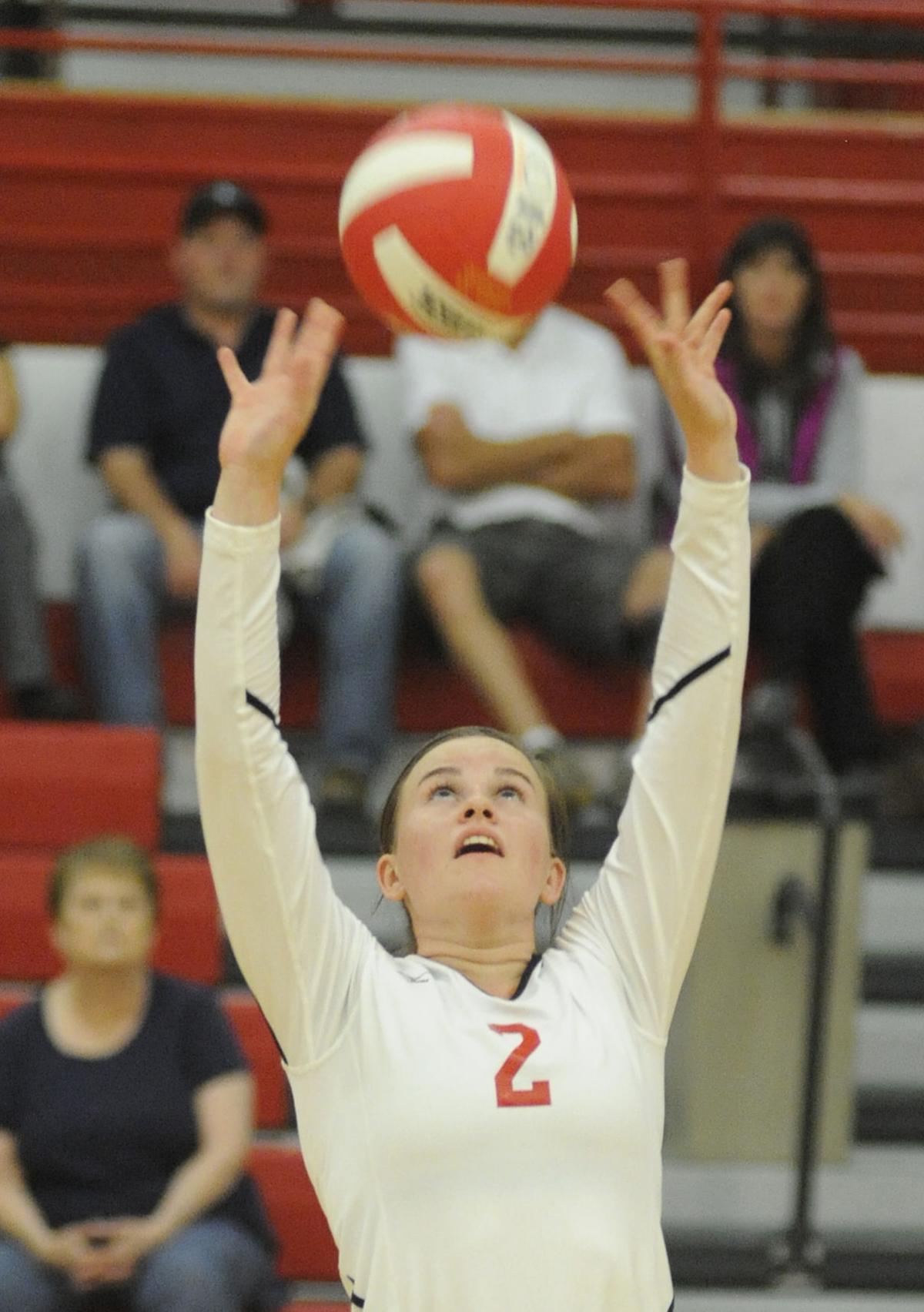 Coquille volleyball falls to Cascade Christian