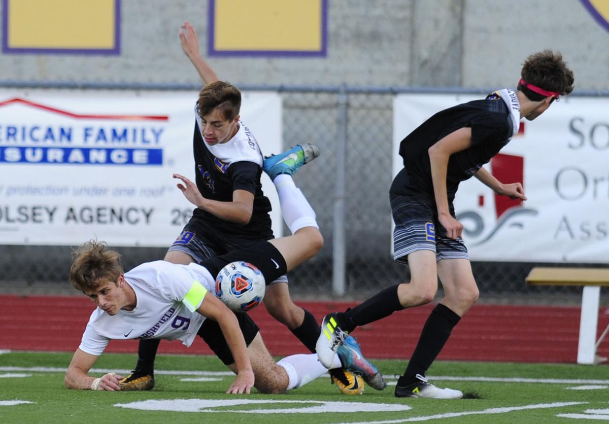 Cottage Grove downs Marshfield, 6-1