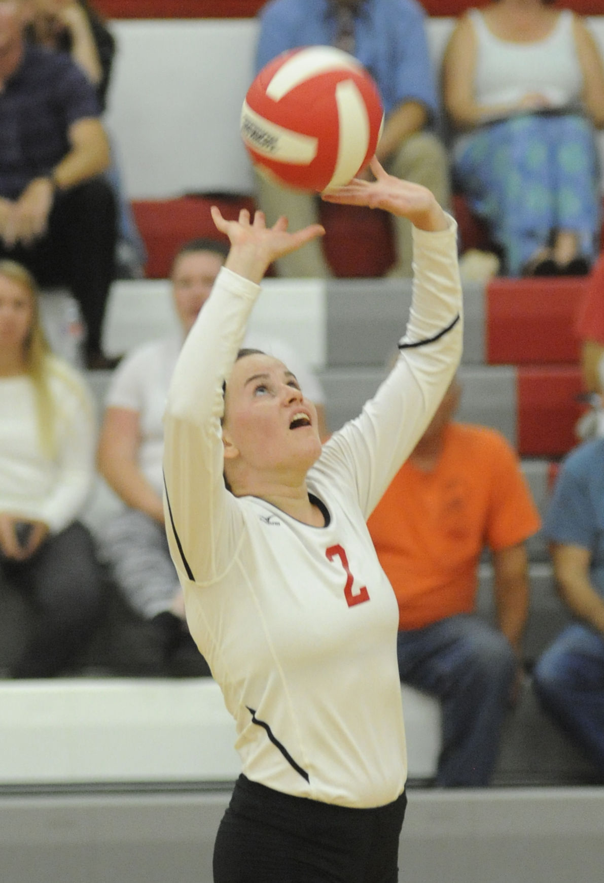 Coquille volleyball falls to Cascade Christian
