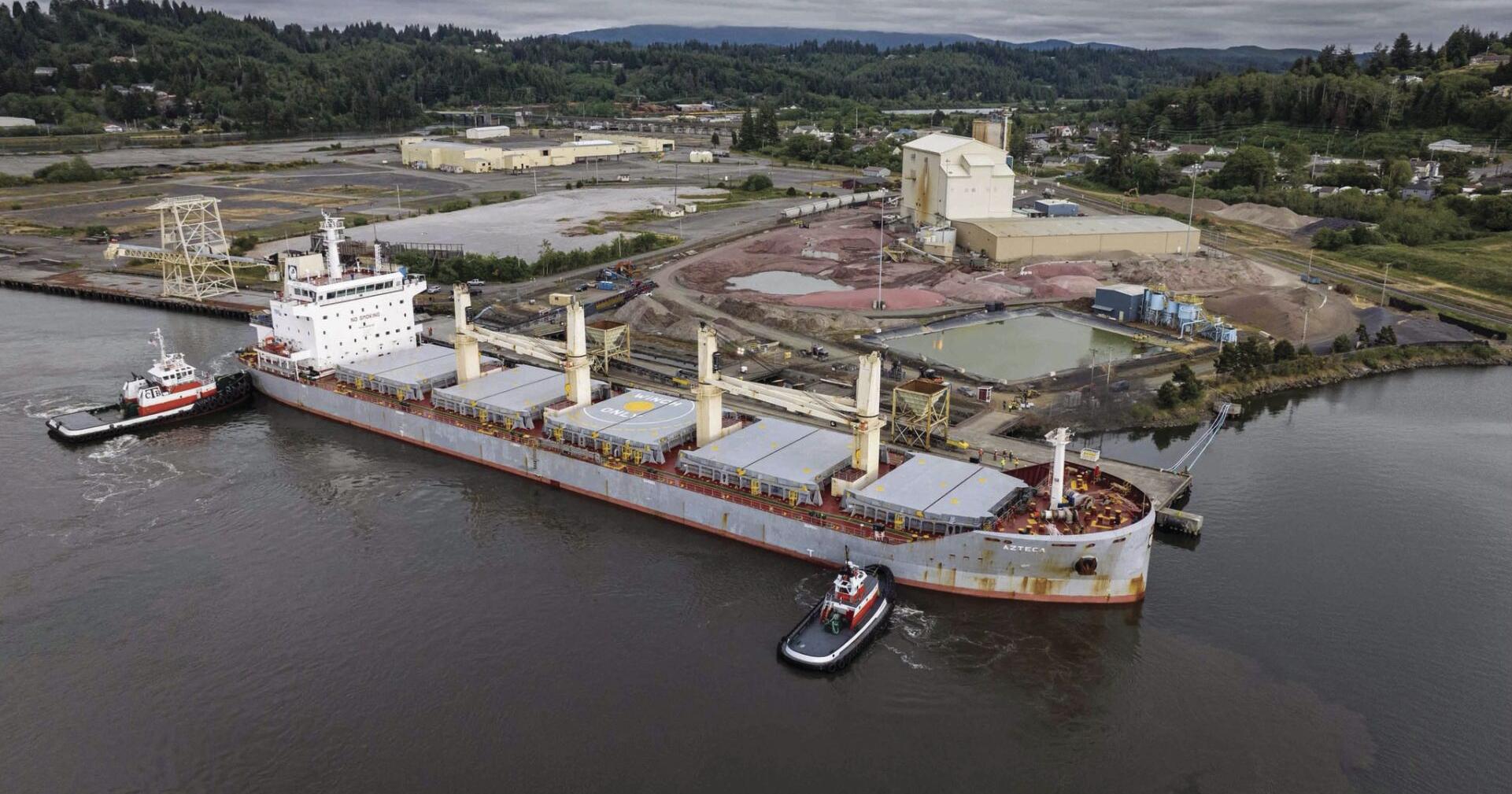 First shipment of GMA Garnet arrives at refurbished Coos Bay dock - Vimarsana News