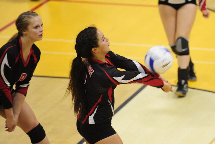 Reedsport at Bandon volleyball Photo Collections