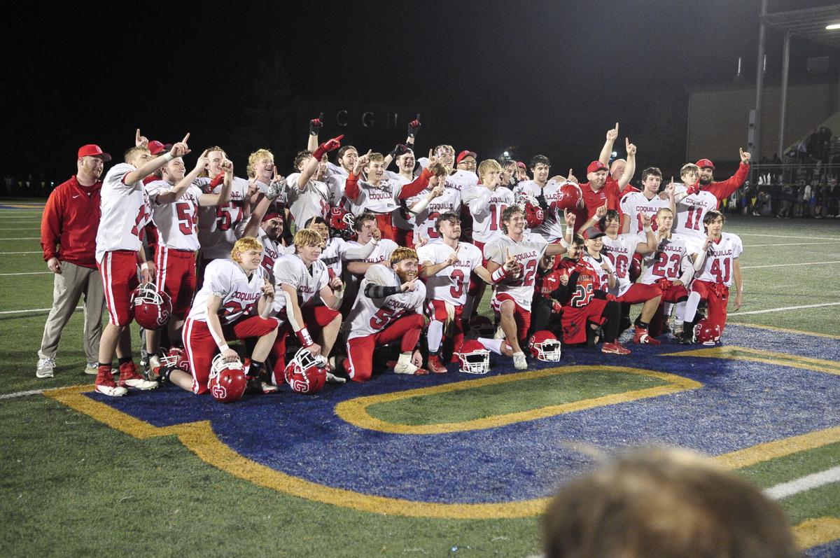 Coquille Kennedy Red Devils celebrate title