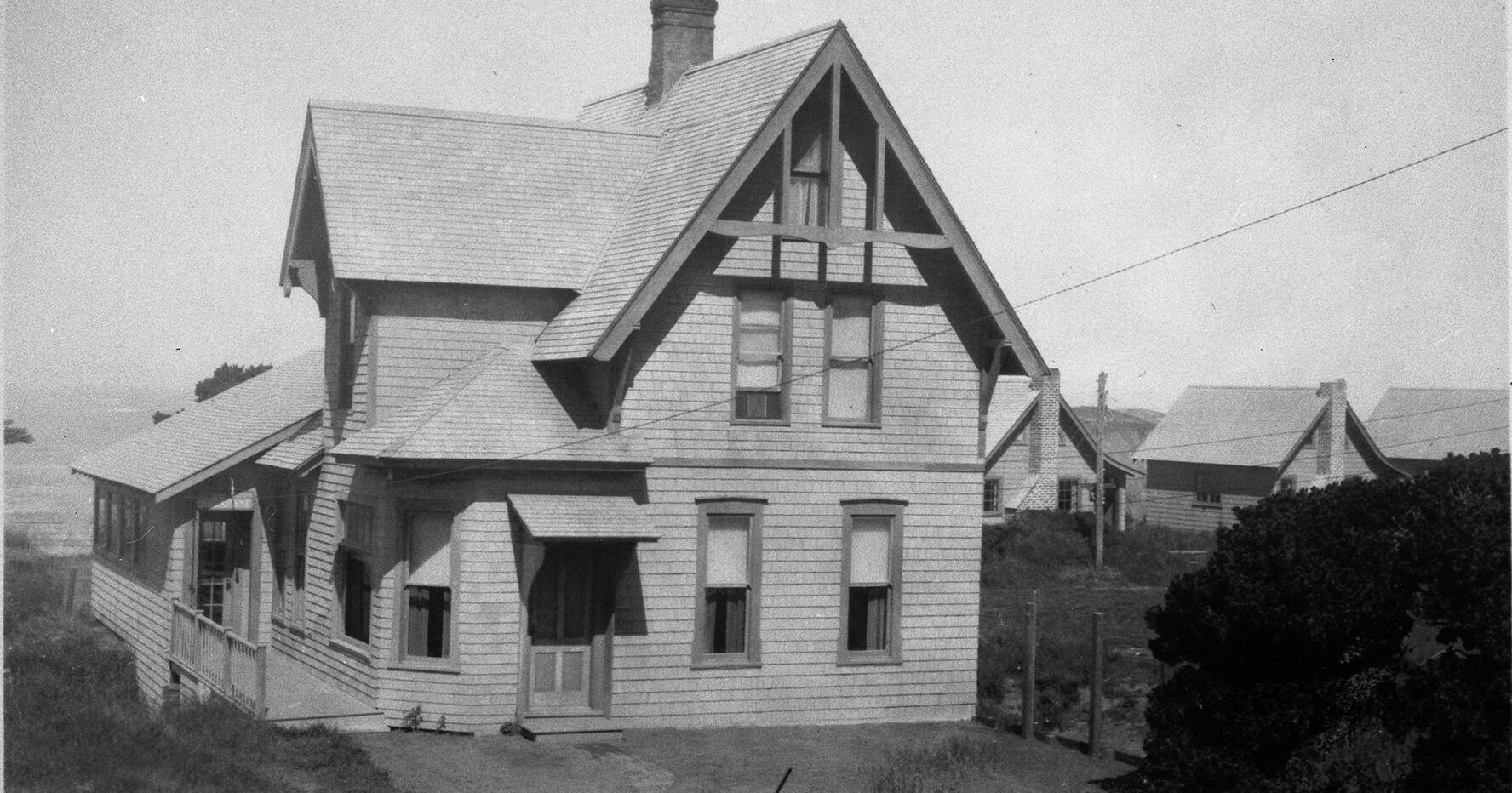 As I See It: Queen Anne Cottages - Vimarsana News