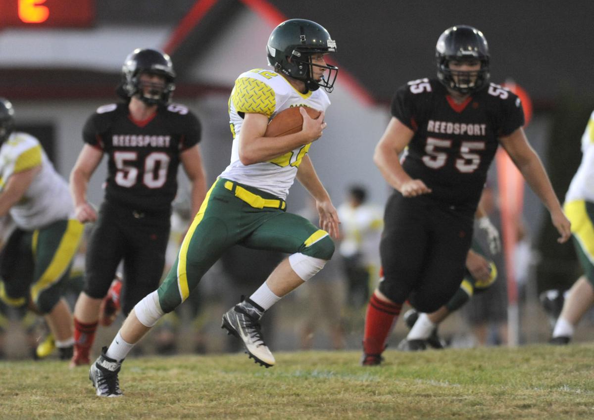 Reedsport vs. Gaston Football | Photo Collections | theworldlink.com