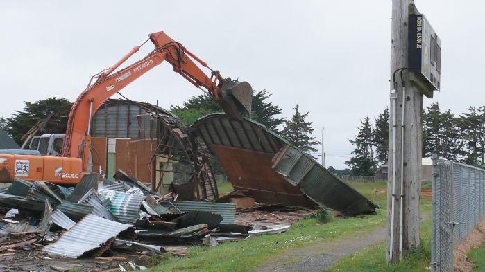 Military Surplus Quonset Huts For Sale >> Bandon S Quonset Hut Torn Down Bandon News Theworldlink Com Military Surplus Quonset Huts For Sale >> Bandon S Quonset Hut Torn Down Bandon News Theworldlink Com