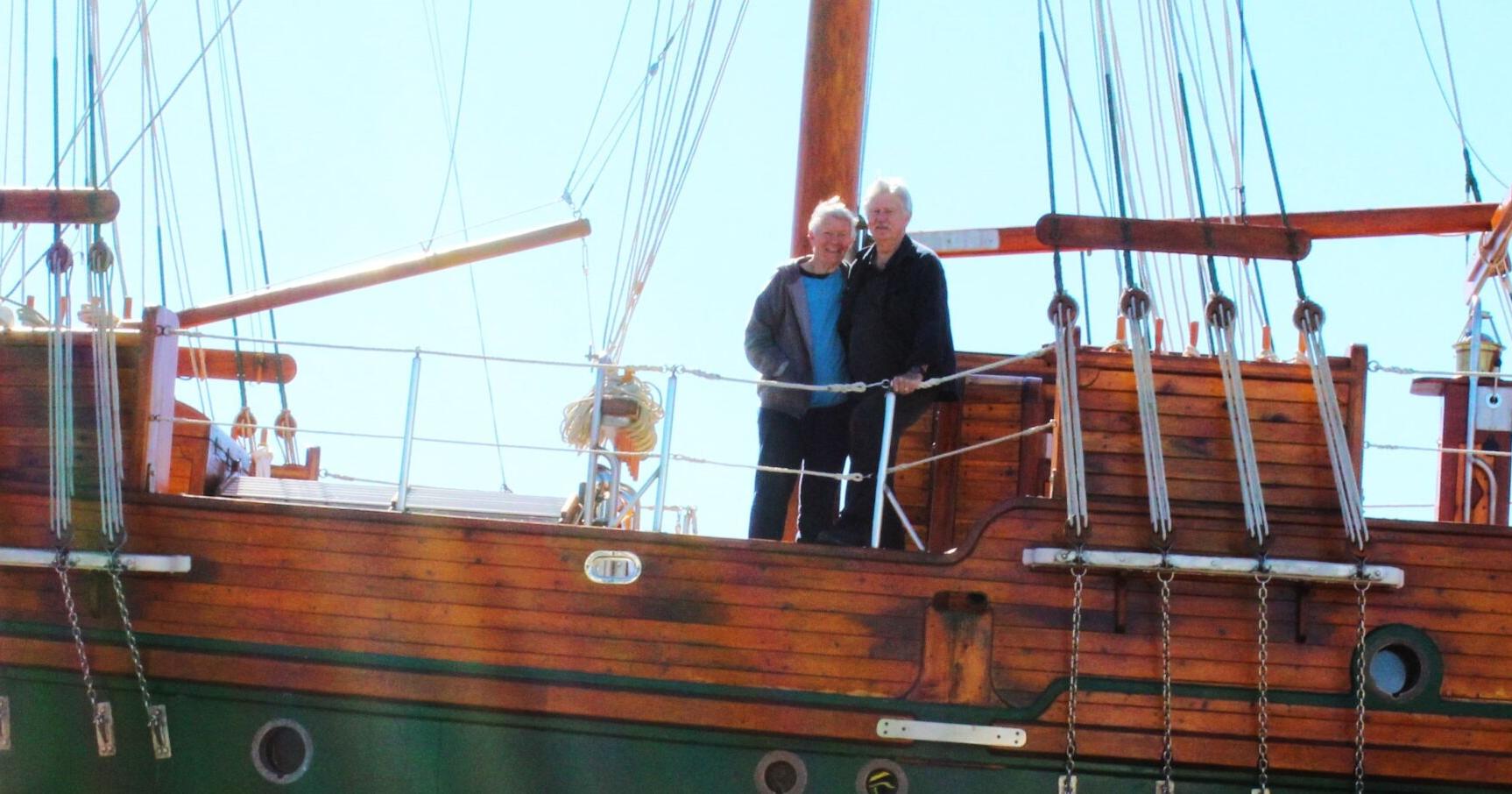 Local retirees build 'pirate ship' | Community - Vimarsana News