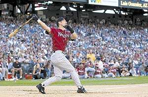 Gonzalez beats Sosa for Home Run Derby trophy