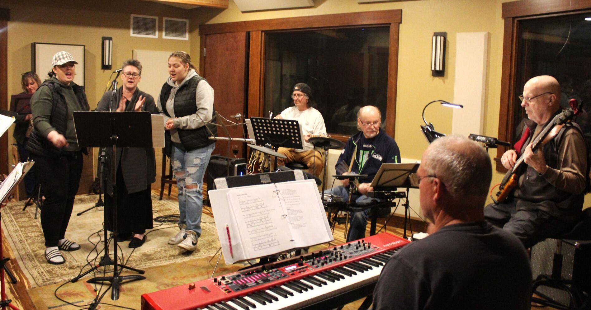 Christmas Opry a festive way to ring in the season - Vimarsana News