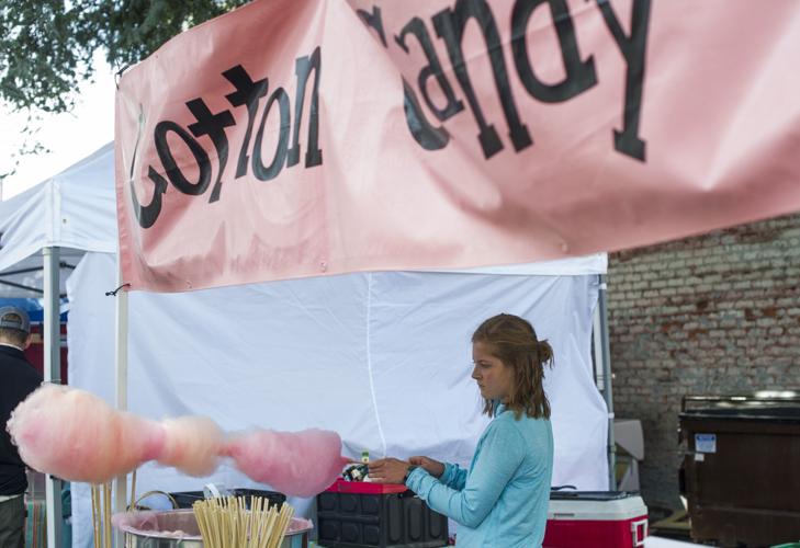 Blackberry Arts Festival attracts thousands of visitors to downtown