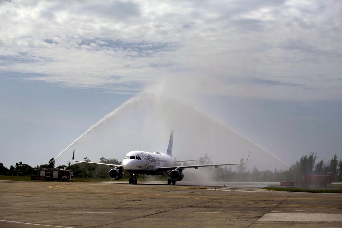 Photos First USCuba commercial flight in more than 50 years has landed International News