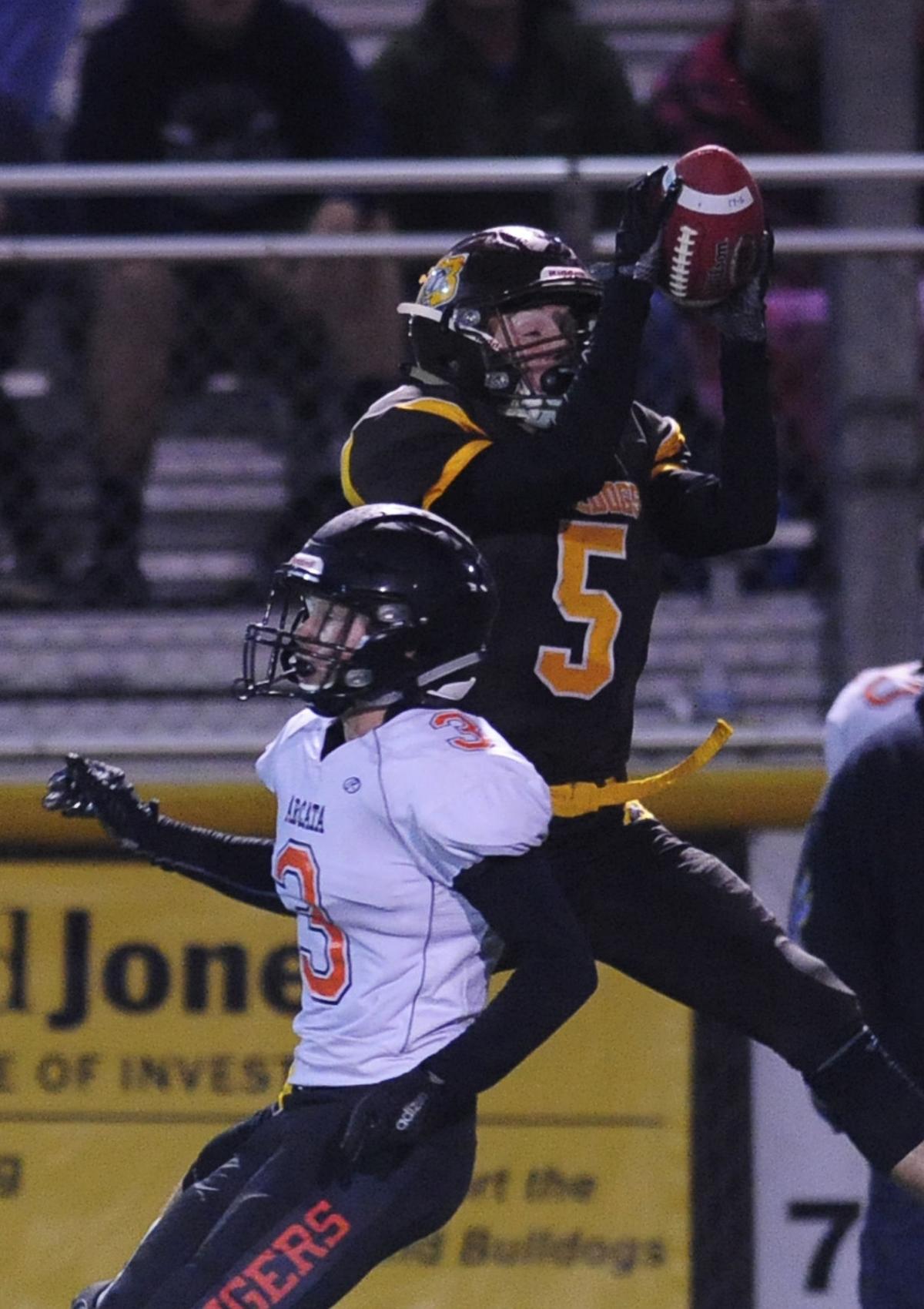 North Bend defeats Arcata, 43-14
