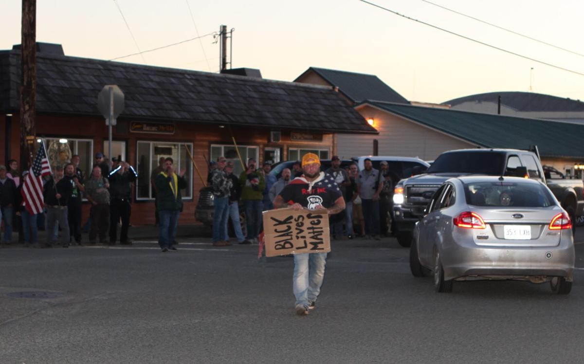 Hundreds Turn Out To Stop Rumored Riot Local News Theworldlink Com