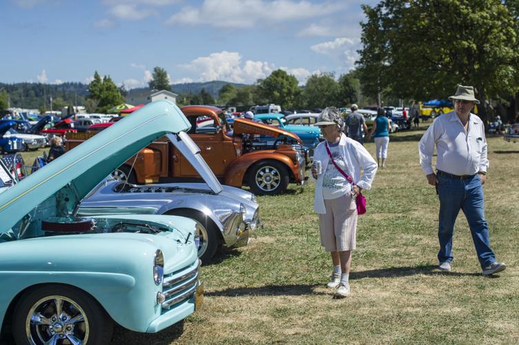 Coquille steak feed and car show Photo Collections