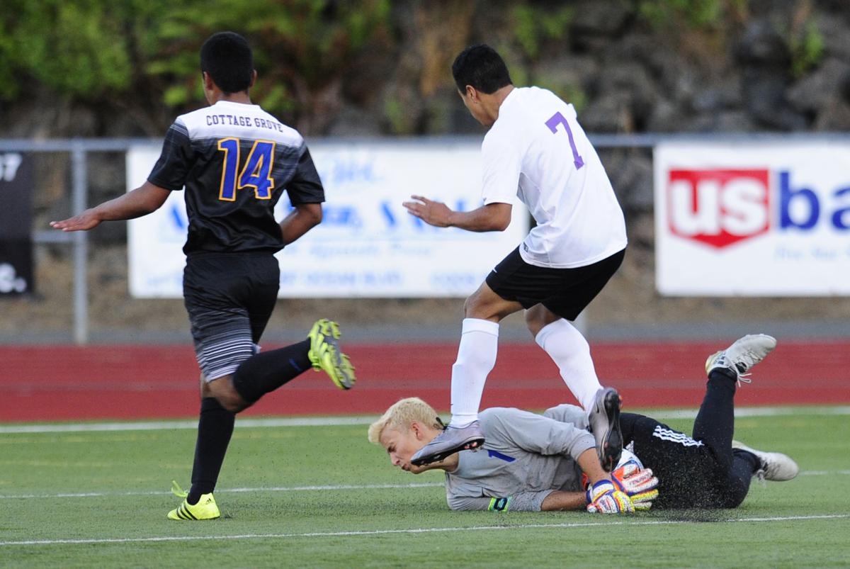 Cottage Grove downs Marshfield, 6-1