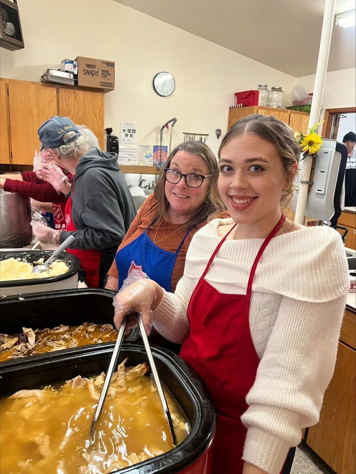 Salvation Army Provides Hundreds Of Free Thanksgiving Meals | Local ...