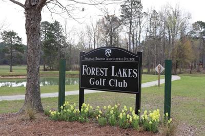 Forest Lakes Golf Club sign