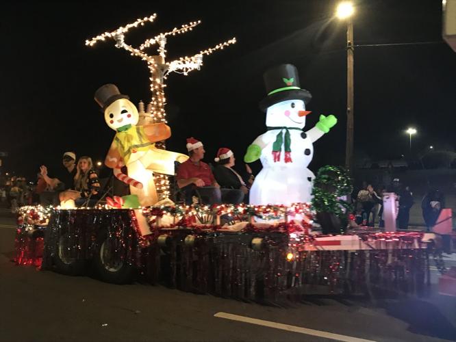 Tinsel in Tifton Spreading new Christmas cheer News