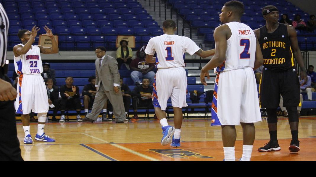 Men S Basketball Hall S 14 Leads Tigers To Win Over Wildcats