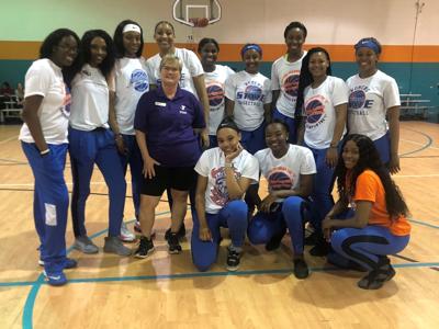 Women S Basketball Team Volunteers At Ymca News Tigersroar Com