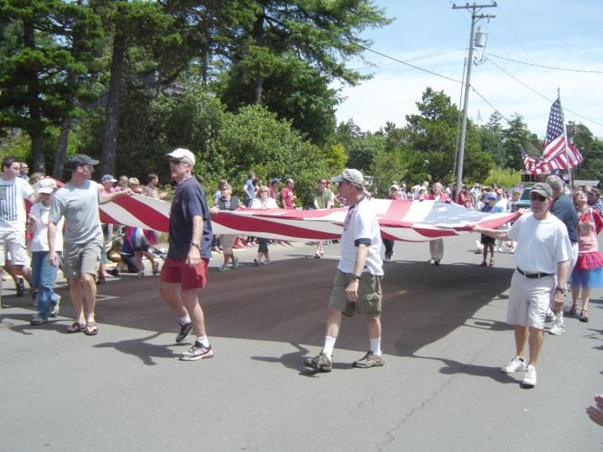 Manzanita parade offers up oldfashioned fun! (video + photos