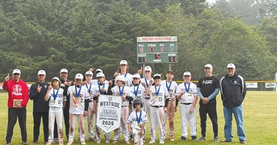 Neah-Kah-Nie little league team wins district tourney
