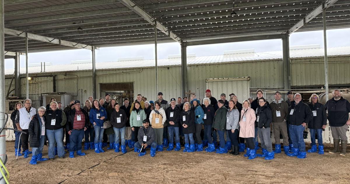 State leaders tour natural resource industries