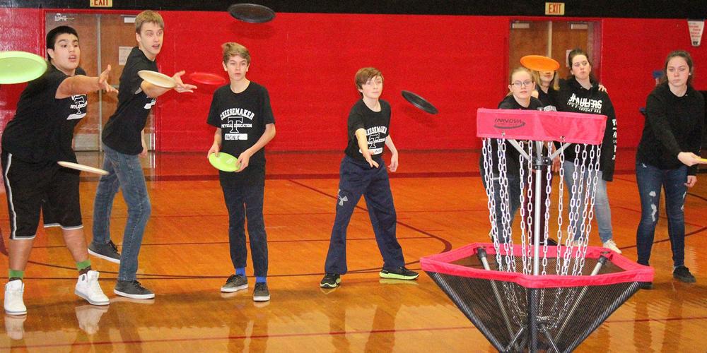 Disc pros toss skills, lessons at THS students | Community ...