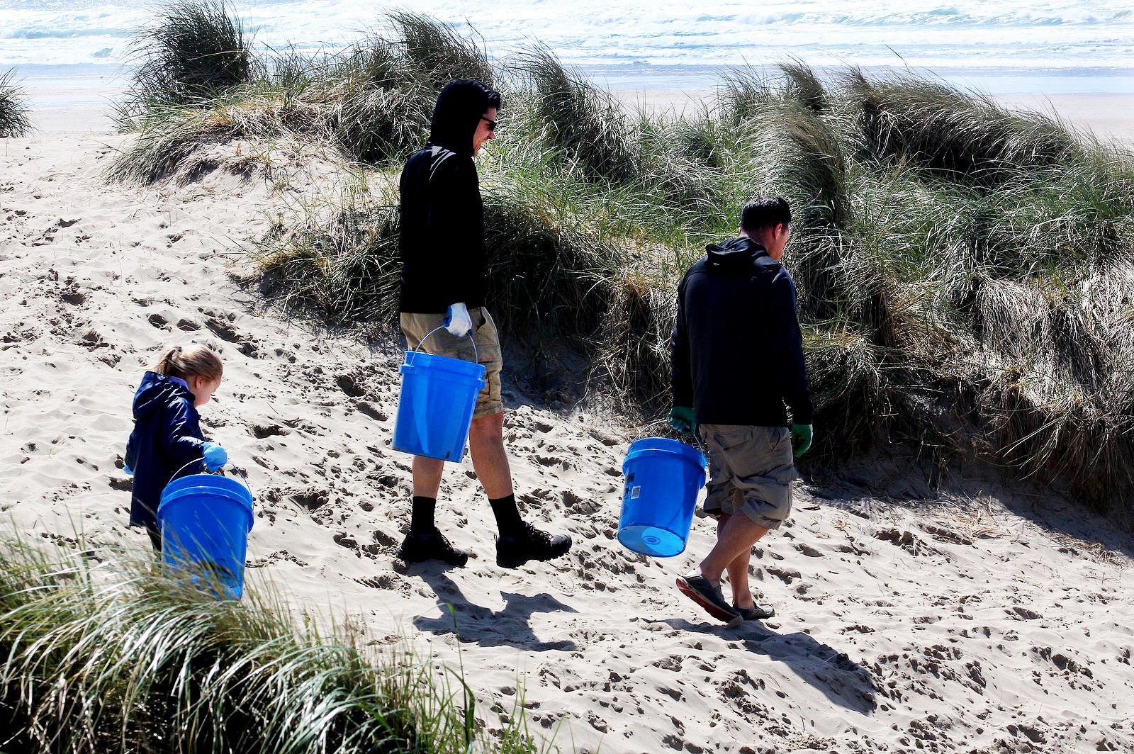 big beach bucket