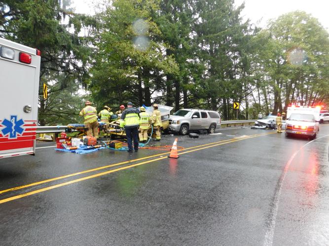 3 car accident on Hwy. 101 News