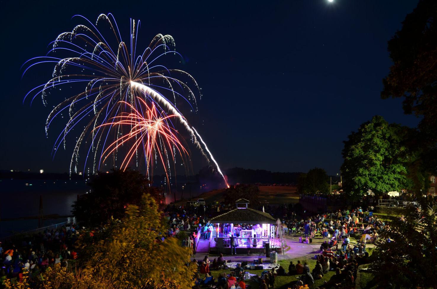 Firework July Lettering Update / Clock ticking for July fireworks | News ...