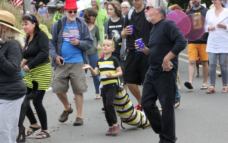 Oceanside shows off with Fourth of July Parade News