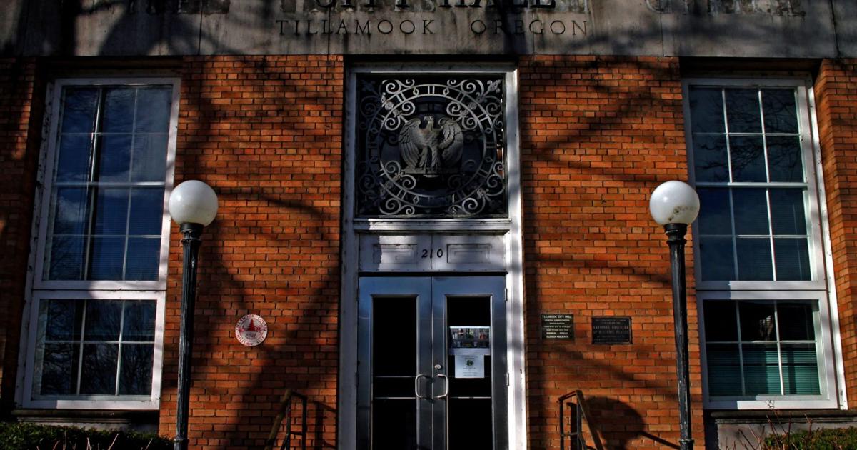 Tillamook council discusses parking, vehicle storage