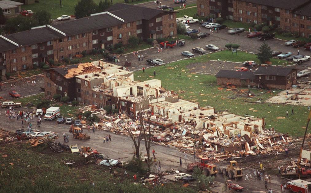 1990: Chicago Tornado | | timegoggles.com