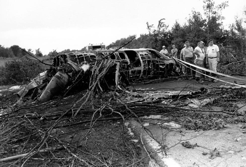 1979 Yankees catcher Thurman Munson killed in plane crash