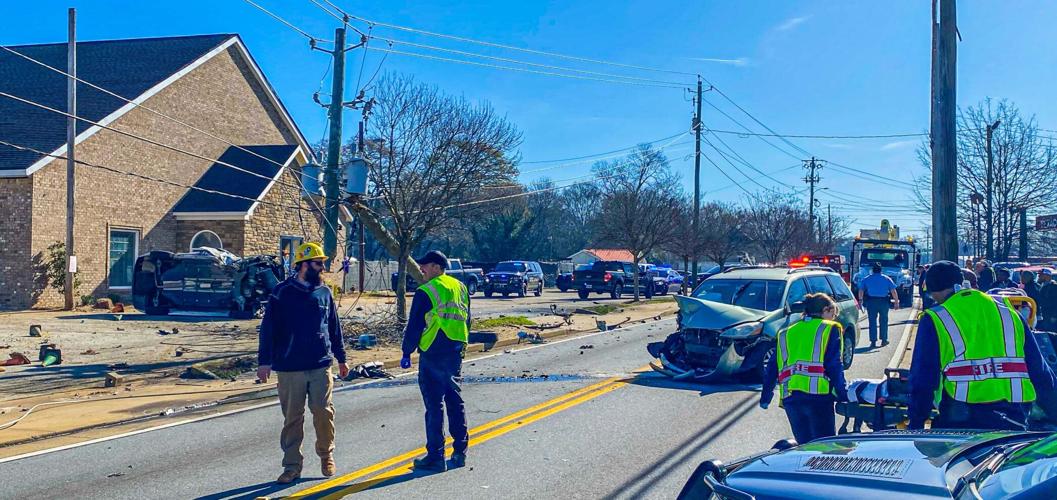 Two hospitalized after police pursuit ends in crash on Temple Avenue ...