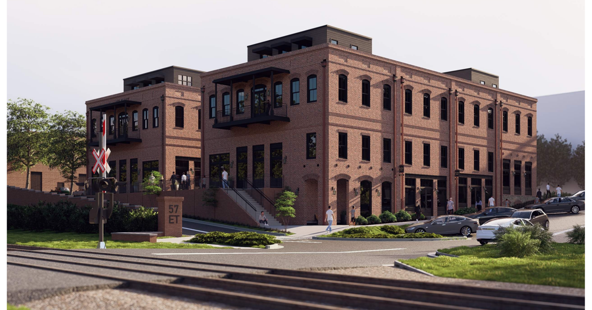 57 East hotel agreement approved in 4-2 vote