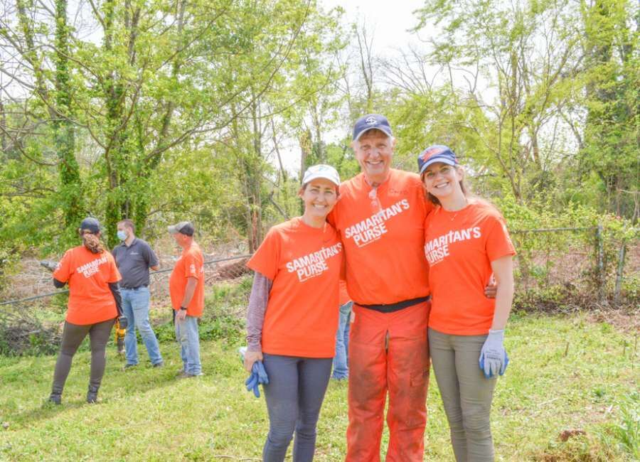 Volunteers at Work in Flooded South Florida Communities