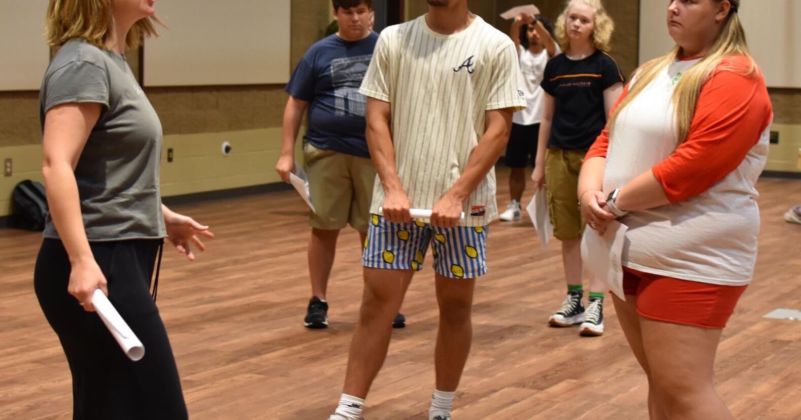 Globe Theatre director works with STAR actors - Vimarsana News