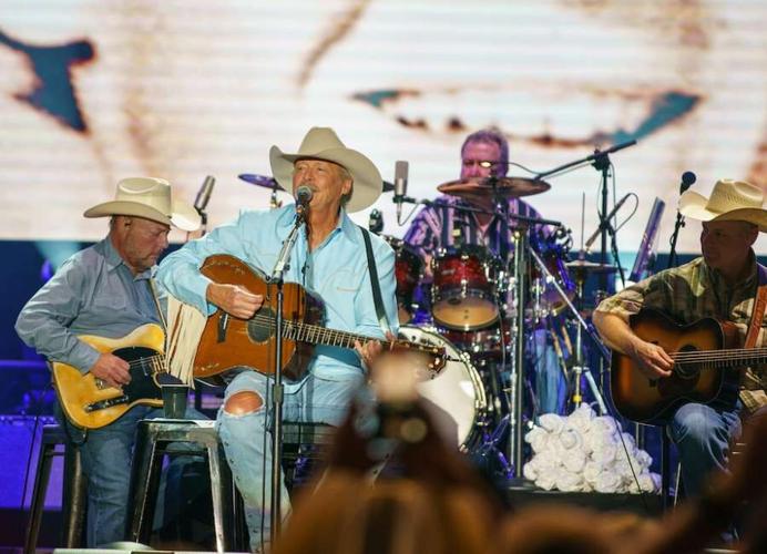 Alan Jackson Headed to His Hometown for Tornado Relief Benefit