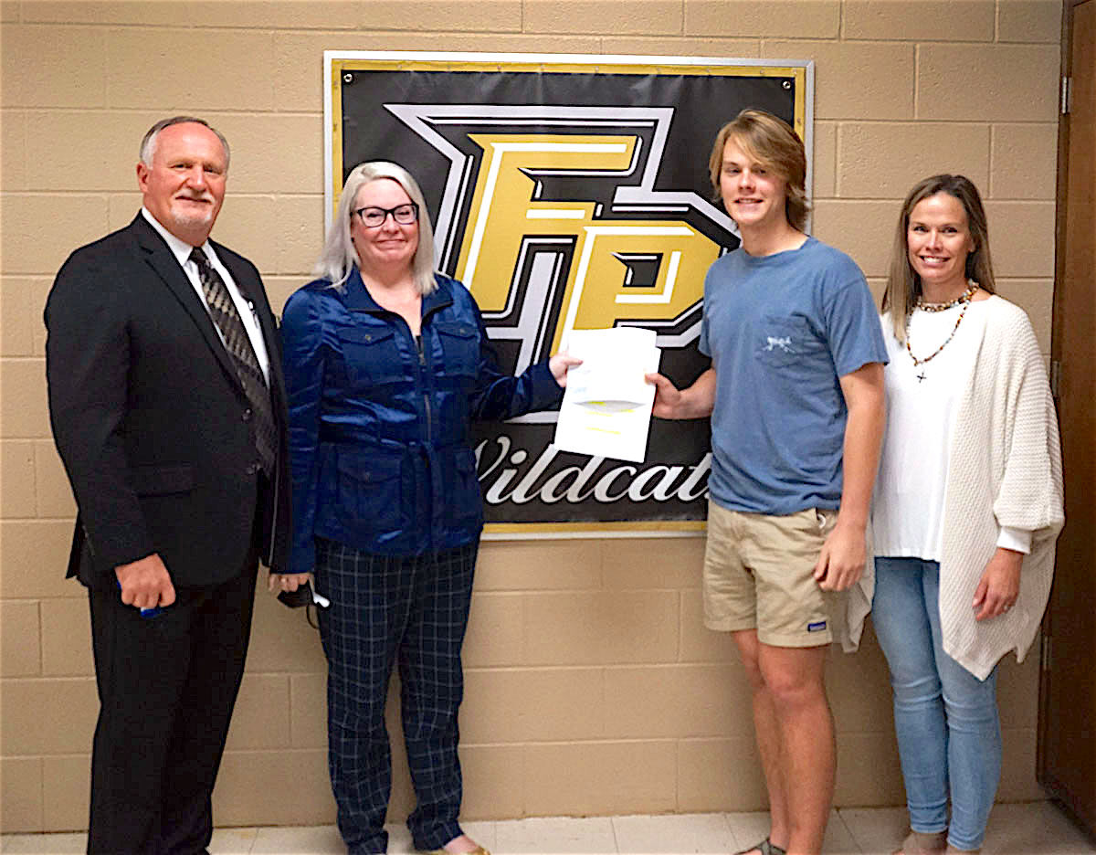 Everett selected to receive educator scholarship - Vimarsana News