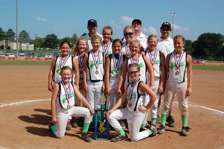 DeKalb Dynamite claims 10under softball championship Sports times