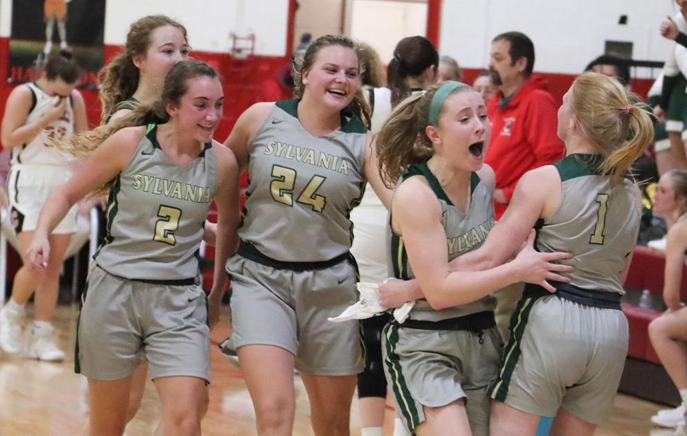 TimesJournal.com - Sylvania holds off Collinsville in 3A sub-regional image