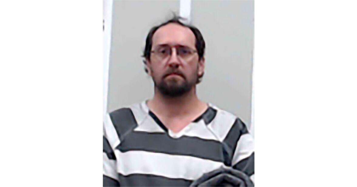 Fort Payne man arrested on sex abuse charges - Vimarsana News