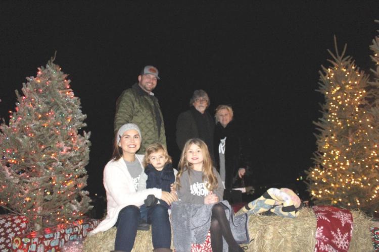 City Of Fort Payne Christmas Parade 2022 Country Music Stars Gift Their Hometown With A Genuine “Christmas In Dixie”  | Fort Payne | Times-Journal.com