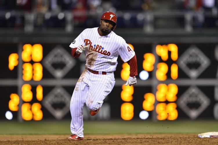Phillies score 12 runs in first inning, rout Nationals 17-3