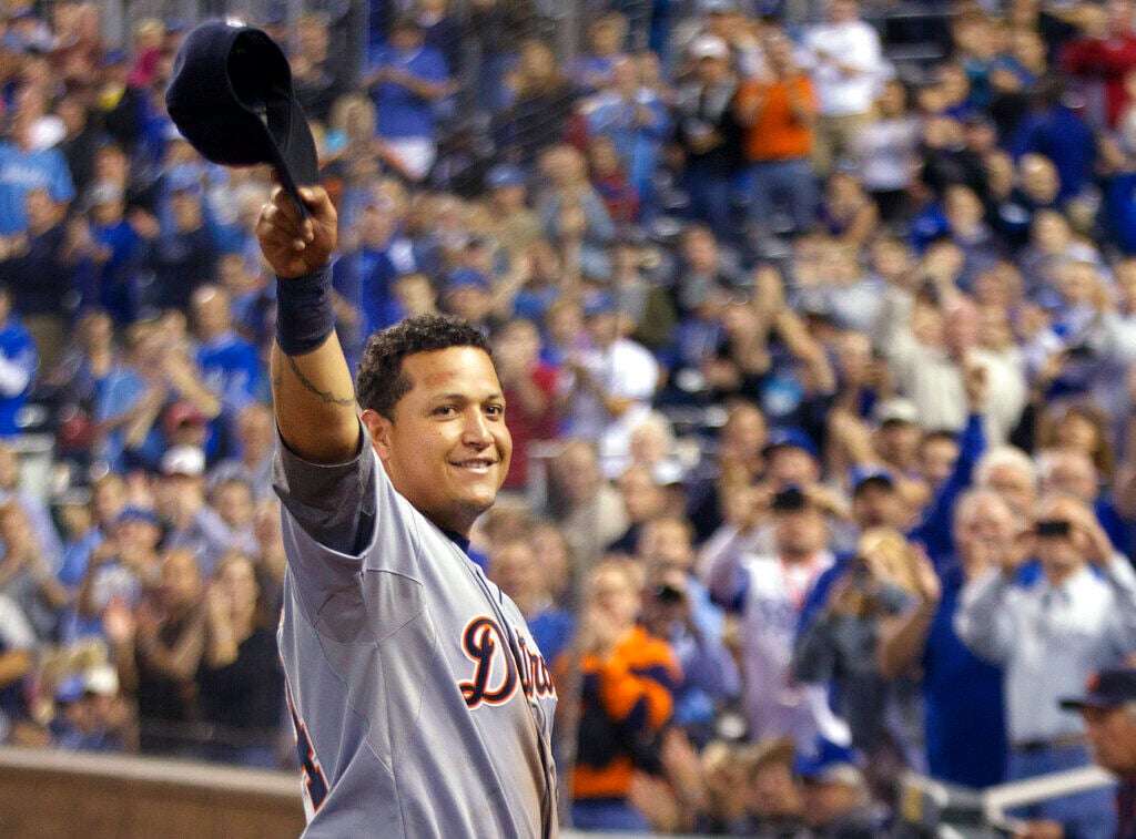 Miguel Cabrera wins Triple Crown 10 years ago, Miguel Cabrera, It's been  just 10 years since Miguel Cabrera locked up the 👑👑👑  #HispanicHeritageMonth, By MLB Network