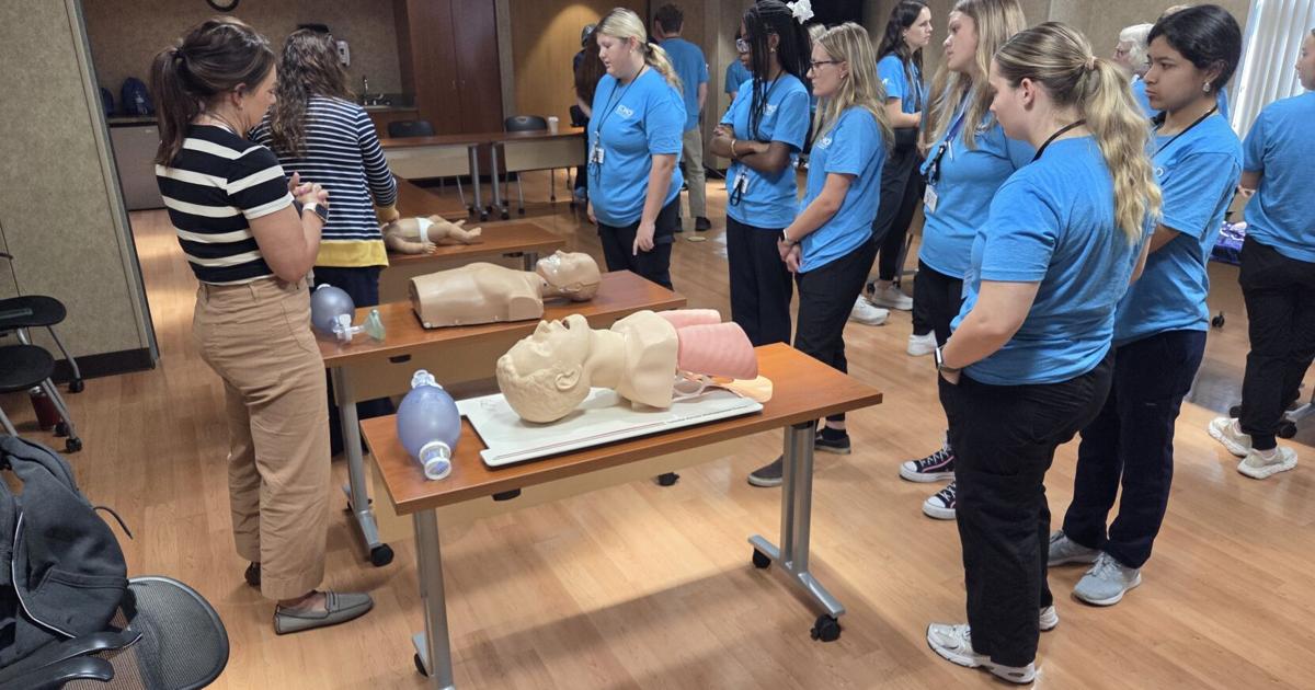 Medical center hosts future health care leaders