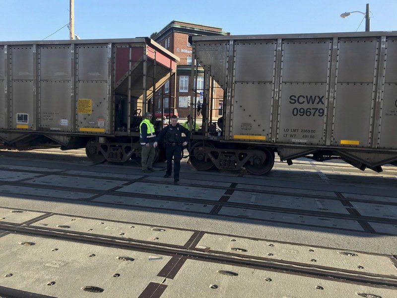 Csx Railroad News >> Motorist Escapes Injuries In Collision With Csx Train Csx Railroad News >> Motorist Escapes Injuries In Collision With Csx Train