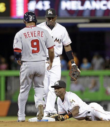 Jose Fernandez's pitching performance was so good that Barry Bonds kissed  him