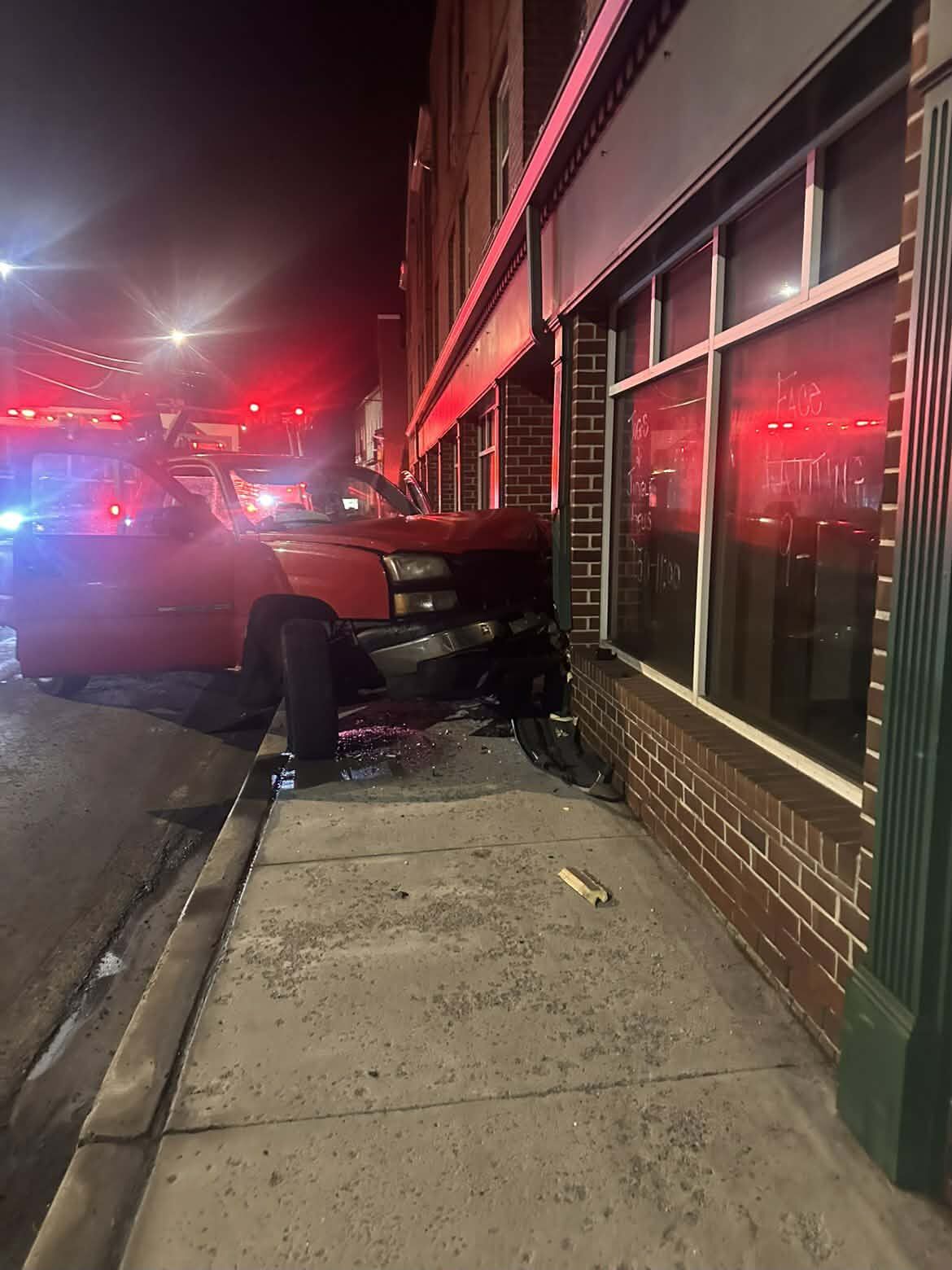 Driver flees after crashing truck into building, deputies say | Local ...